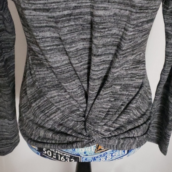 Top - Picture 2 of 3